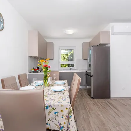 Kvarner Bay 4* - 1 & 3 * Rijeka