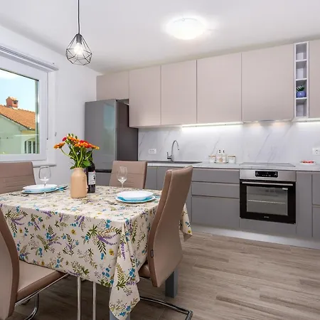 Kvarner Bay 4* - 1 & 3 * 리예카