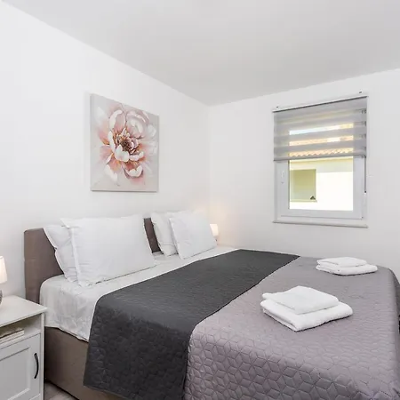 Kvarner Bay 4* - 1 & 3 * 리예카