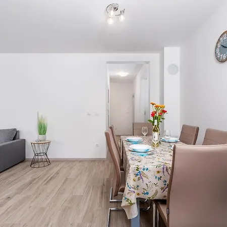 Kvarner Bay 4* - 1 & 3 *